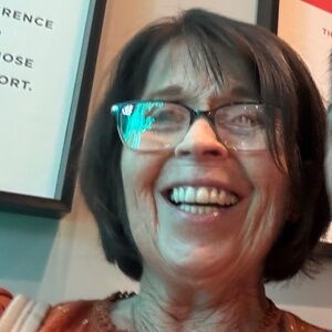 Meet your Posher, Laura